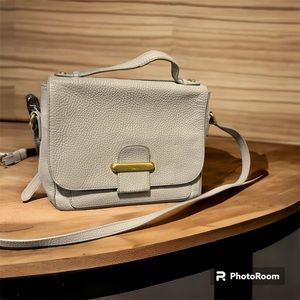 EUC Fossil pebble leather taupe crossbody